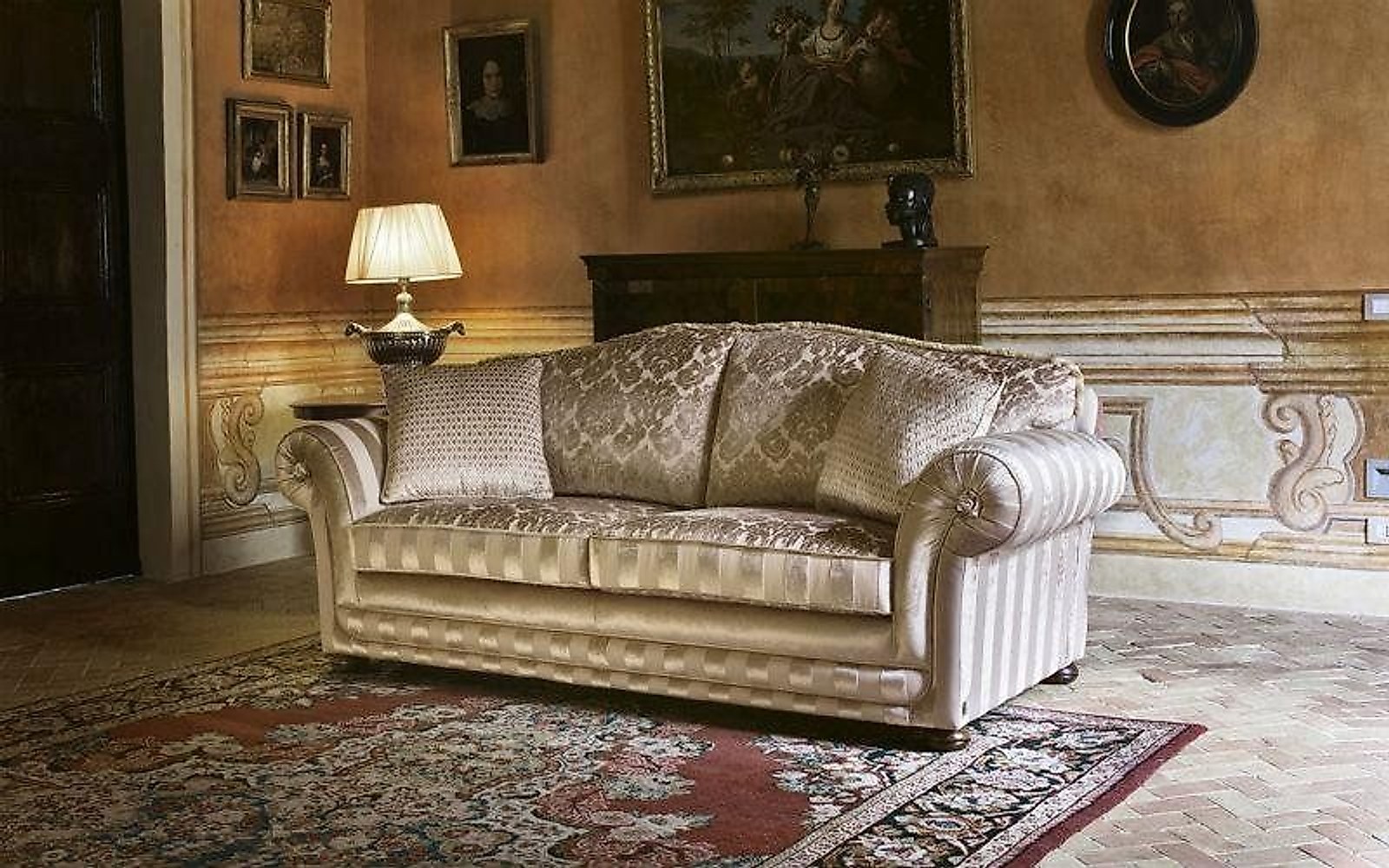 Divani su misura realizzate dalla Tappezzeria Le Parisien a Roma