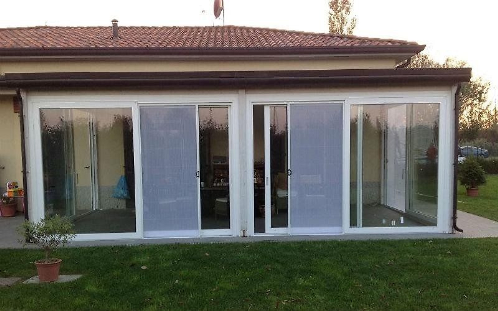 Zanzariere su misura realizzate dalla Tappezzeria Le Parisien a Roma